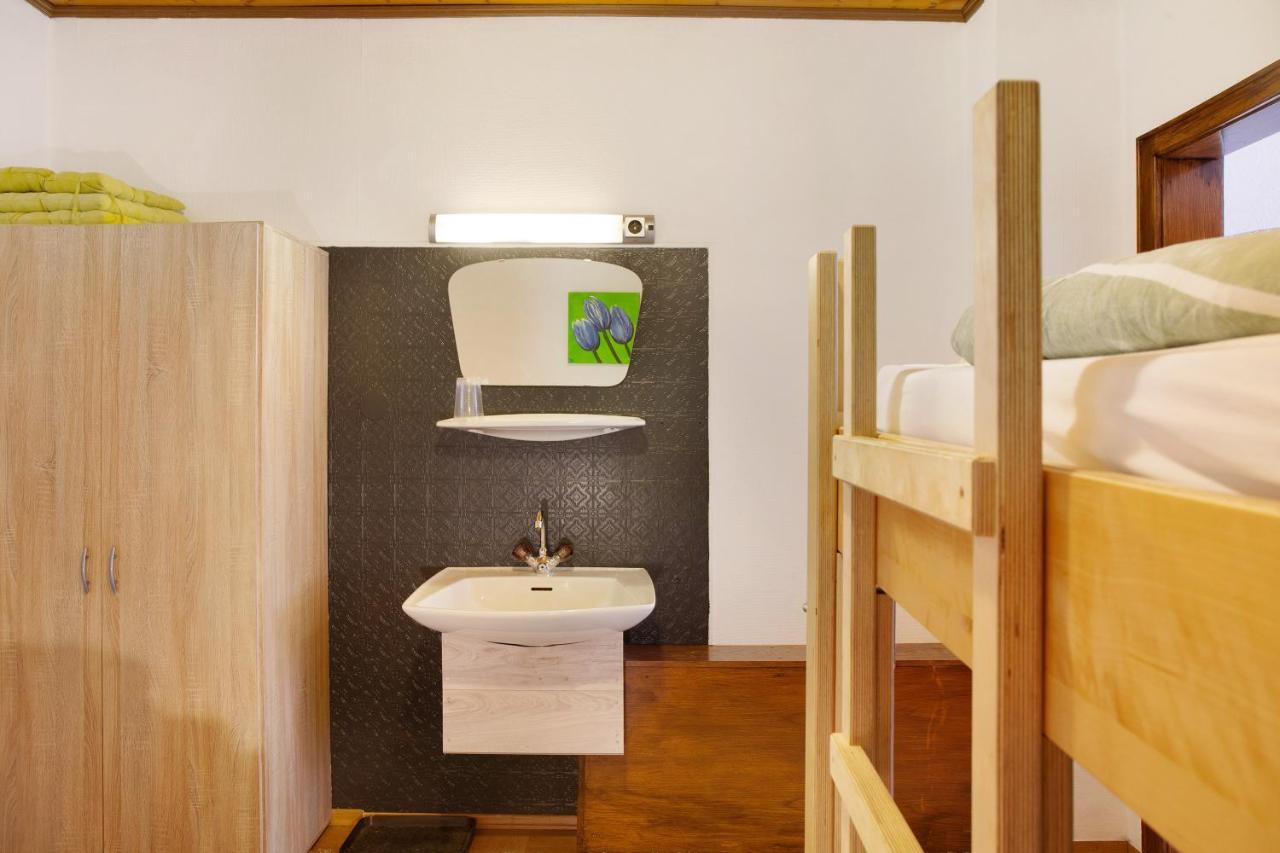 Flying Hirsch Aparthotel Stall Exterior photo