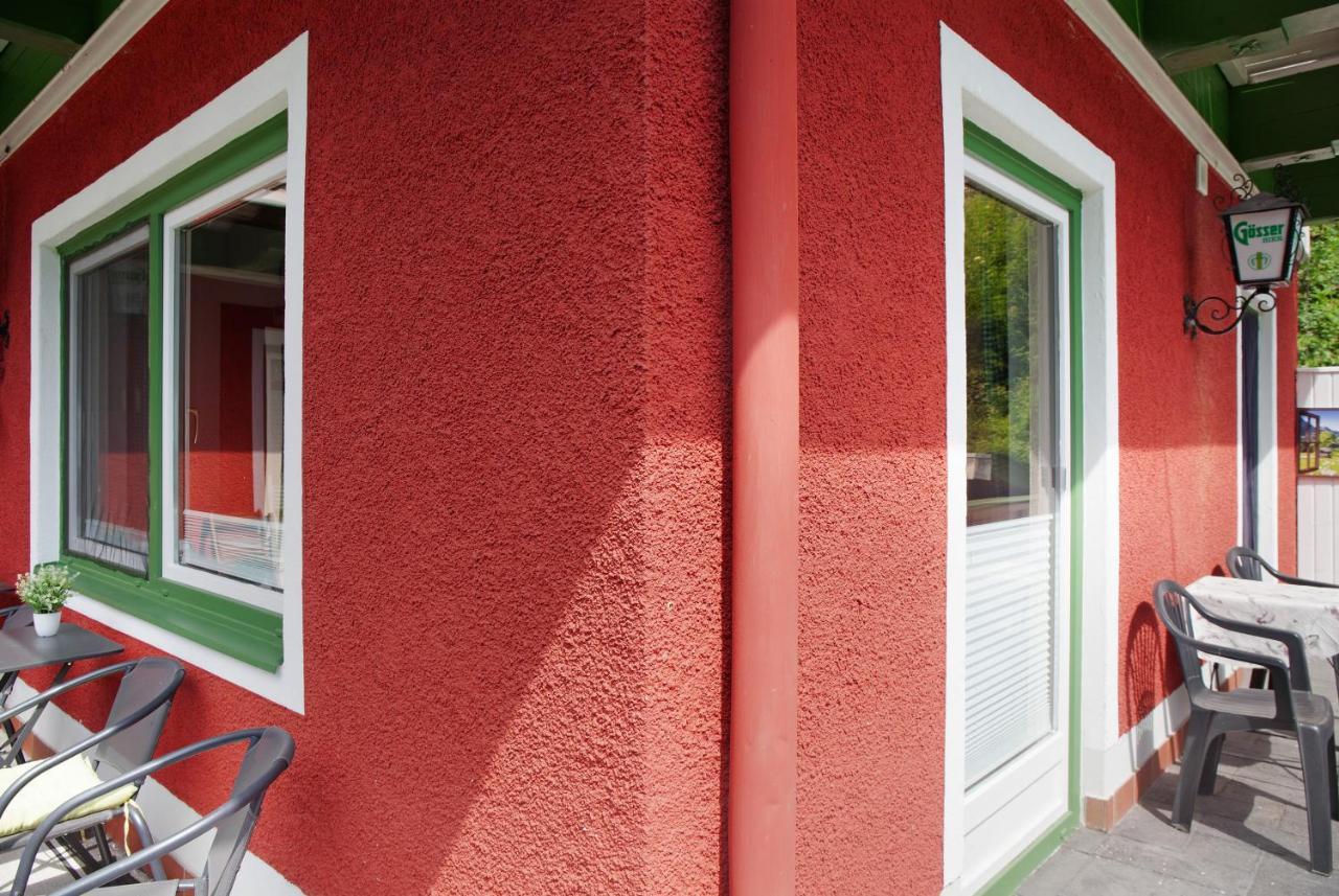 Flying Hirsch Aparthotel Stall Exterior photo