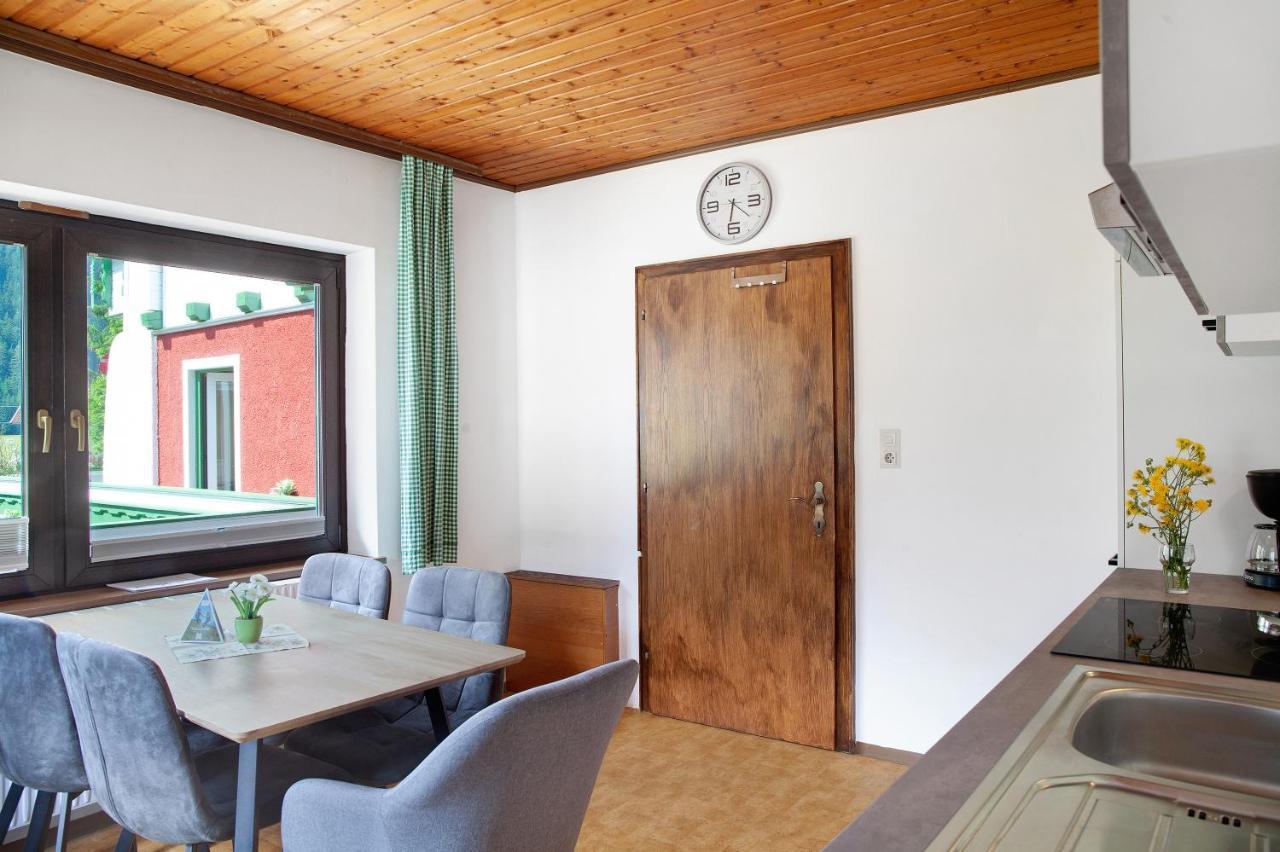 Flying Hirsch Aparthotel Stall Exterior photo