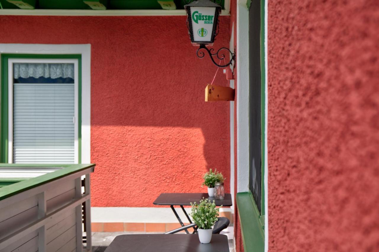 Flying Hirsch Aparthotel Stall Exterior photo